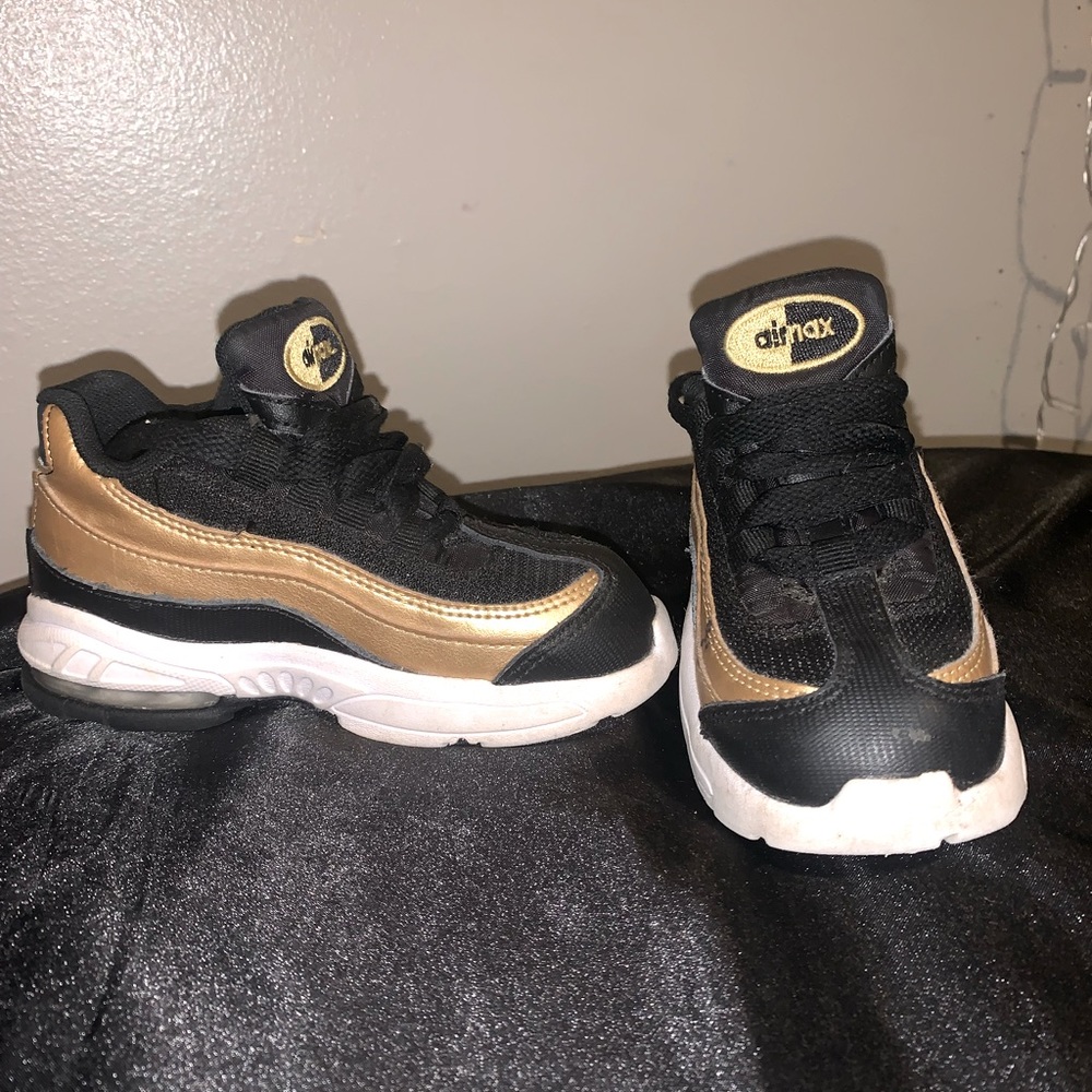 Size 8c kids Nike air max